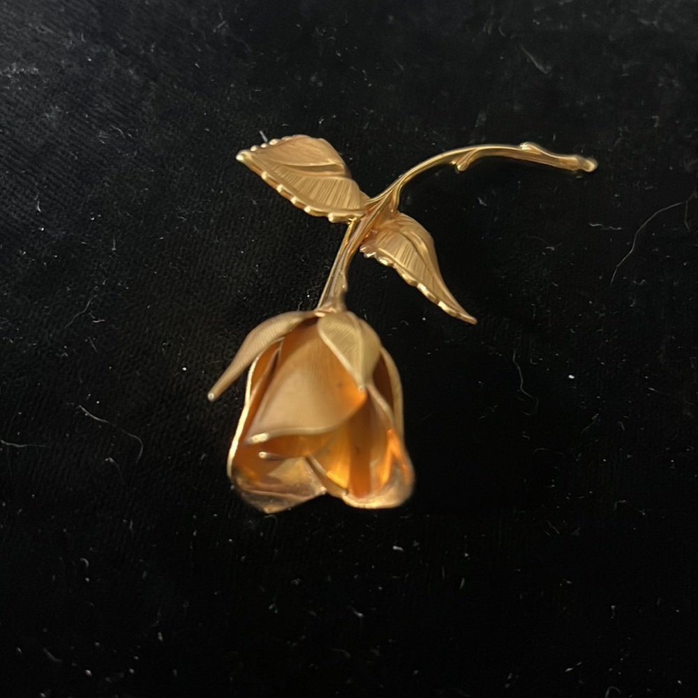 Giovanni Vintage Rose Bud Goldtone Brooch